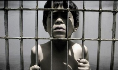 குளிக்கும் பெண்களை படம் பிடித்த சிறுவன் கைது!