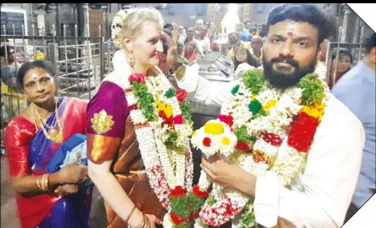 ஆன் லைனில் காதல்! செக்குடியரசு பெண்ணை மணந்த மதுரைக்காரர்!