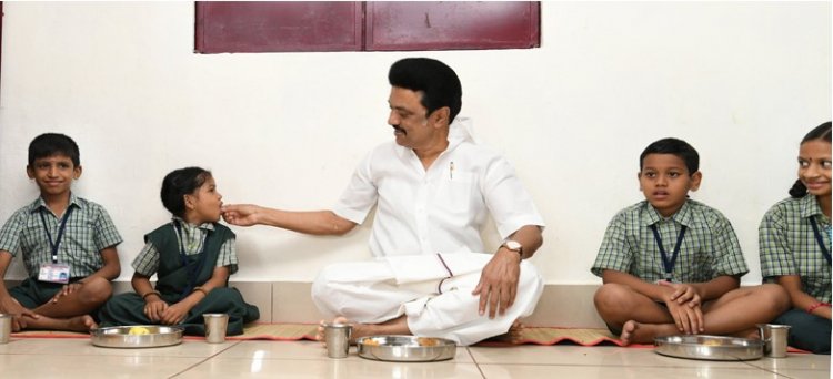 நிதிச்சுமை இருந்தாலும் பசி சுமையை போக்குவோம்:-காலை உணவு வழங்கும் திட்ட துவக்க விழாவில் முதலமைச்சர் உணர்சிகரம்!