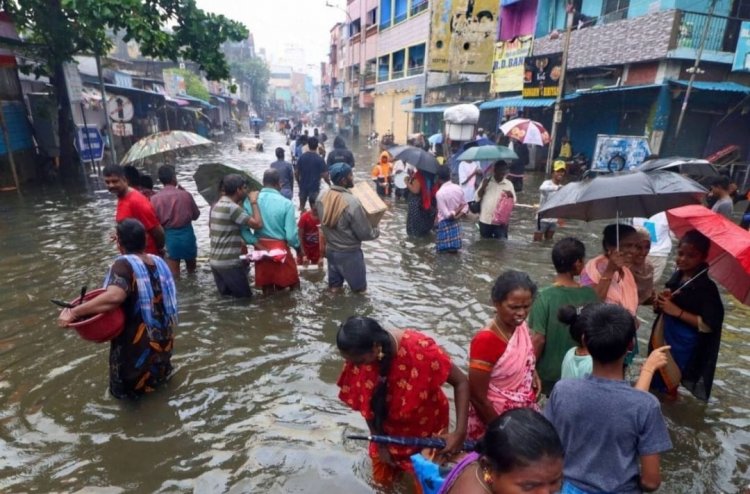 தூர் வாரலையோ தூரு! அதிகாரிகள் காண்டிராக்டர்கள் கட்டிங் டிஷ்யூம்! மூழ்க போகும் சென்னை பகுதிகள்!!