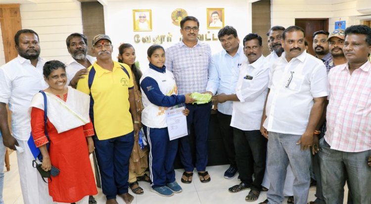 கூலித்தொழிலாளியின் மகள் காமன்வெல்த் போட்டிக்கு செல்கிறார்! ஆட்சியர் மற்றும் அயல்நாட்டு வாழ் இந்தியர் உதவி!
