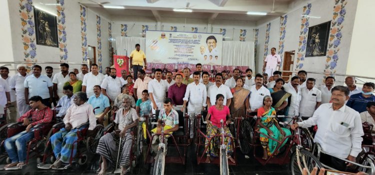 திருப்பத்தூர் கலெக்டர் மக்களுக்காக அதிக நேரம் சேவை செய்கிறார்:-எம்.பி. அண்ணாதுரை பேச்சு!