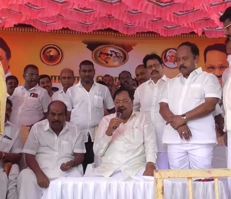 நான் கோபுரத்தின் அடியில் கொட்டி கிடக்கும் செங்கல்! அமைச்சர் துரைமுருகன் உருக்கம்!!