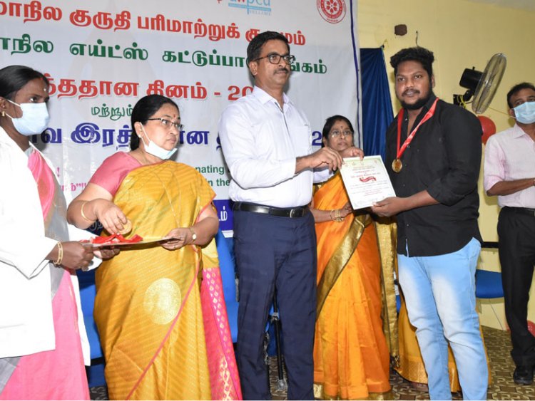 ரத்ததானம் ரோட்டில் சிந்த வேண்டாமே! கலெக்டர்!!