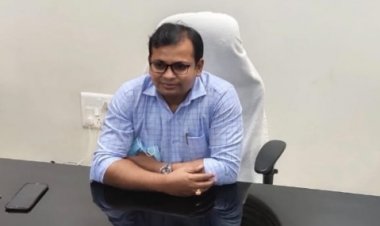   வேலை வேண்டும்னா கலெக்டர் ஆபிஸ் வாங்க!