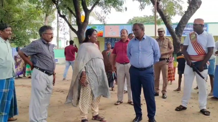 கைவிடப்பட்ட பள்ளிக்கூட கட்டிடம் சேப்டிக்காக இடிப்பு!