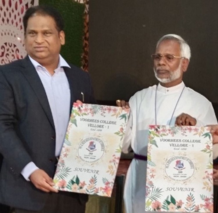 மாணவர்களால் கல்லூரிக்கு பெருமைகள் கிடைத்துள்ளன! பிஷப் பேச்சு! மலர் வெளியிட்ட ஜி.வி.சம்பத்!