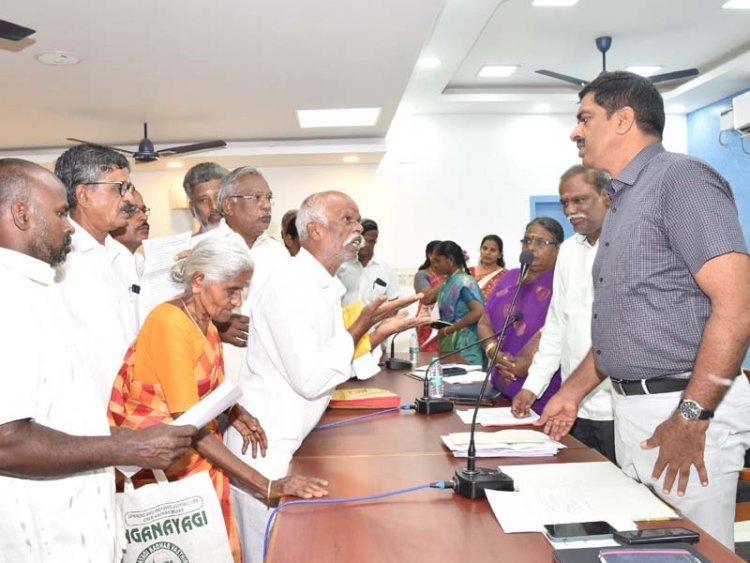 குறைகளை வாட்ஸ் அப்பில் பதிவிட வேண்டாம்! வேலூர் ஆட்சியர் வேண்டுகோள்!!