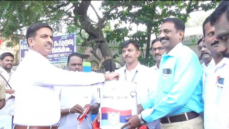 கொடி நாள் வசூலை மாவட்ட ஆட்சியர் குமாரவேல் பாண்டியன் துவக்கினார்