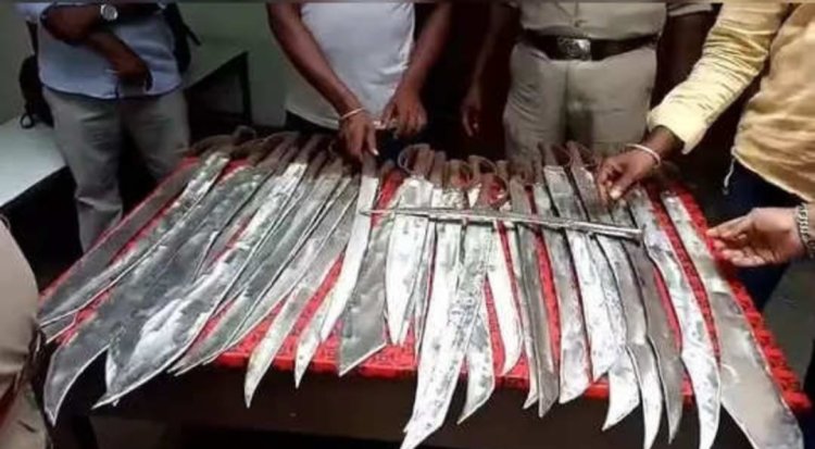 சென்னையில் ரவுடி கும்பல் அட்டூழியம்! 8 பேருக்கு அரிவாள் வெட்டு!