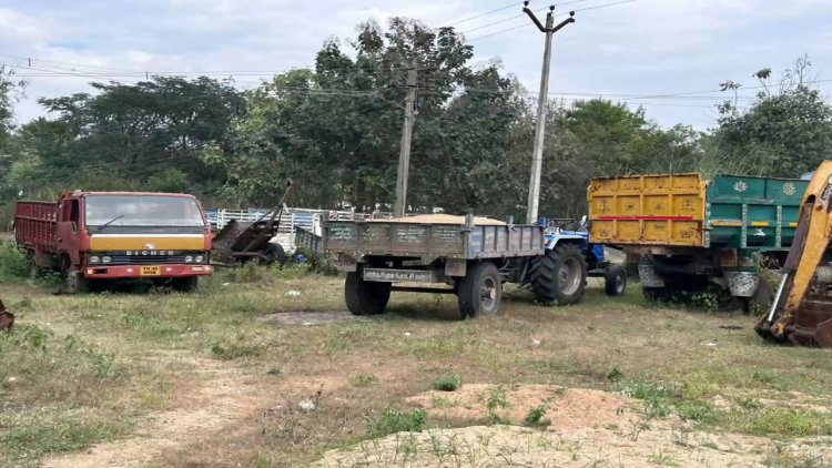 அரசாங்க டிராக்டரில் மணல் திருட்டு:-ஊராட்சிமன்ற தலைவரின் அட்டூஷியம்!
