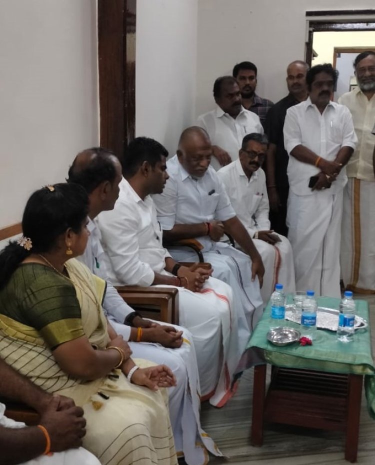 ஓ.பி.எஸ். சொந்த வீட்டில் அண்ணாமலை!