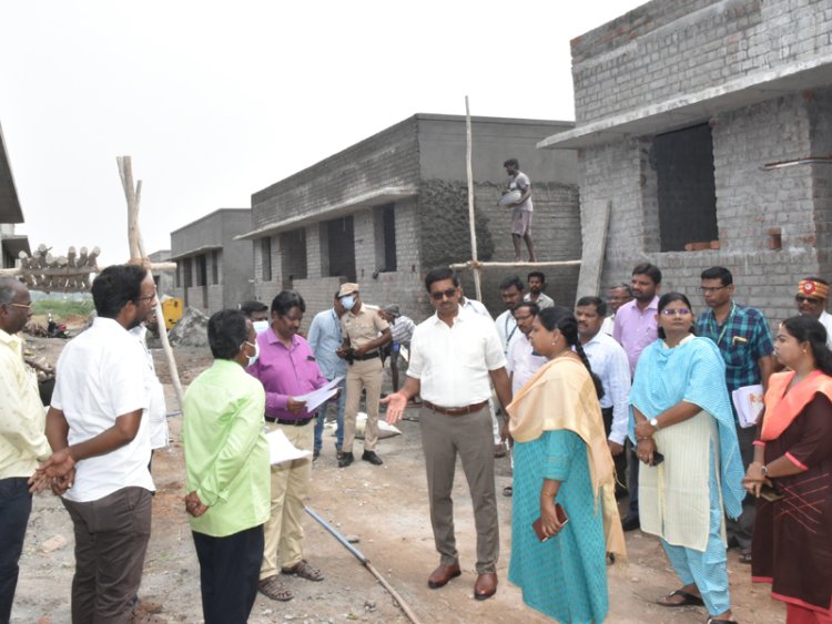 தமிழர் மறுவாழ்வு முகாமில் கலெக்டர் ஆய்வு!