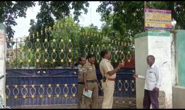 பள்ளிகூடத்தில் நாட்டு வெடி குண்டு போட்ட மாணவர்கள்!