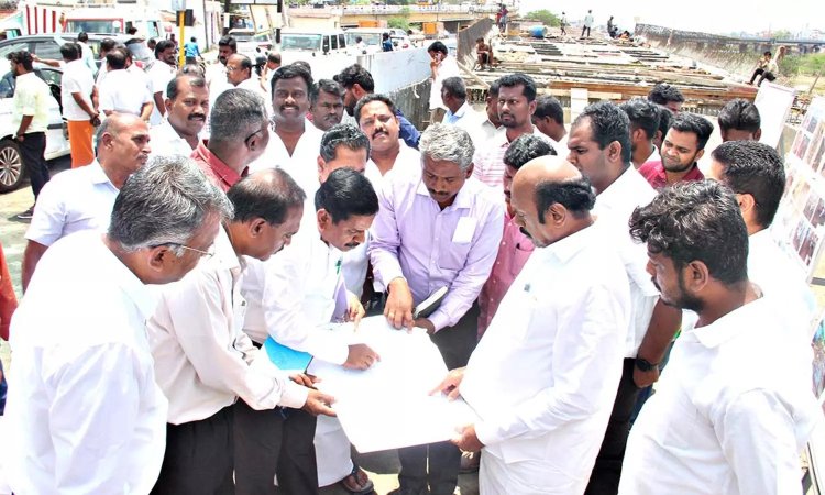 மக்கள் பணிகளுக்கு ஆளுநர் முட்டுக்கட்டையாக உள்ளார் அமைச்சர் எ.வ.வேலு குற்றச்சாட்டு!