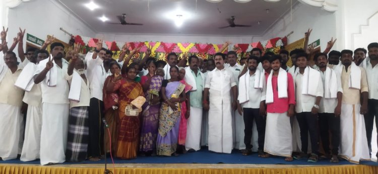 100 க்கும் மேற்பட்டவர்கள் அதிமுகவில் இணைந்தனர்!