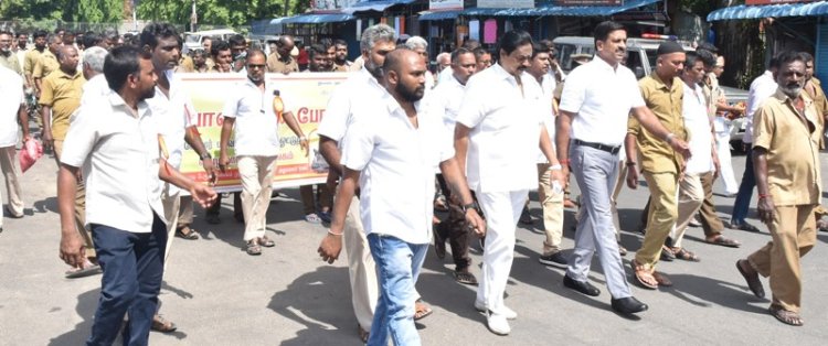 ஆட்டோ தொழிலாளர்கள் ஊர்வலத்தில் கலந்து கொண்ட கலெக்டர்!