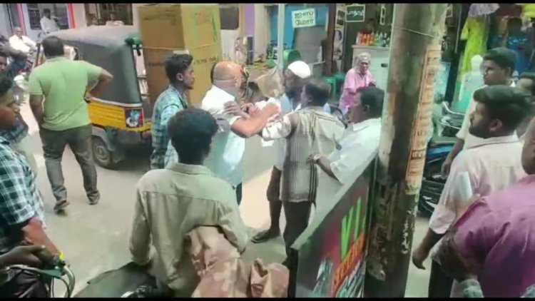 காவல்துறையினர் முன்னிலையில் மோதிக்கொண்ட வணிகர் அமைப்புகள்!