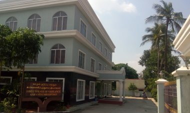 லஞ்ச ஒழிப்பு துறை இயக்குனரையே பதம் பார்ப்பதா!