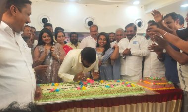 திருப்பத்தூரில் பெண்கள் குத்தாட்டம்! பிறந்த நாள் நிகழ்ச்சியில் பரபரப்பு!