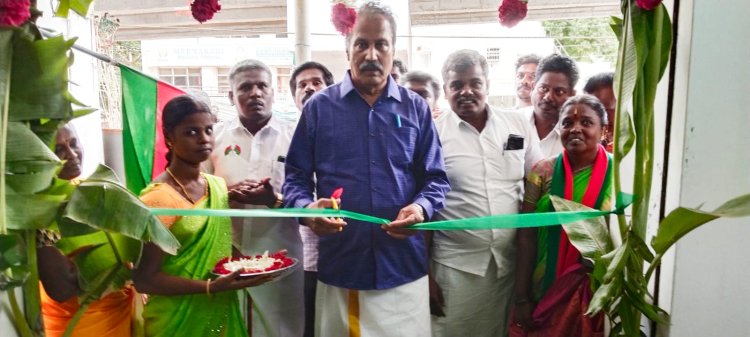 2000 தனியார் கடைகளுக்கு அனுமதி? 500 அரசாங்க கடைகள் மூடல்? நல்ல கதையா இருக்குதே என்கிறார் கிருஷ்ணசாமி!