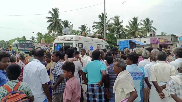 ஆம்புலன்ஸிக்காக வழி விட்ட மறியல்காரர்கள்!