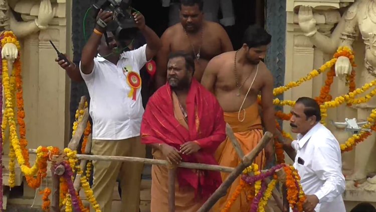 சிறப்பாக நடந்த ஜலகண்டீஸ்வரர் கோவில் கும்பாபிஷேகம்! சக்தி அம்மா பங்கேற்பு! போலிசார் மீது பக்தர்கள் அதிருப்தி!