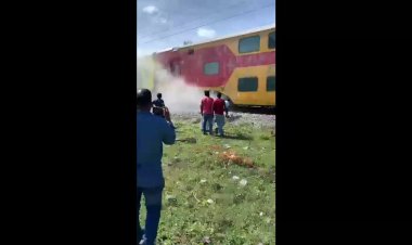    டபுள் டக்கர் ரயிலில் புகை பயணிகள் பீதி! ரயில்வே ஊழியர்களின் சாமர்தியத்தால்