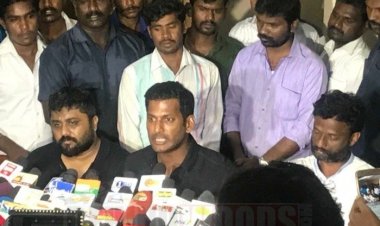 அரசியல்வாதிகள் நடிகர்களாகும் போது? விஷால் விளாசல்!