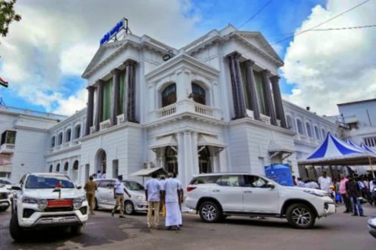 தமிழகத்தில்  IAS அதிகாரிகள் மாற்றம்!