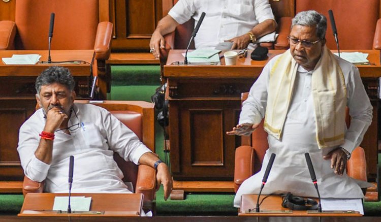 எம்.எல்.ஏ.இருக்கையில் அமர்ந்து பட்ஜெட் தாக்கலை கவனித்த பெரியவர்! உடனடியாக அப்புறப்படுத்தப்பட்டார்!