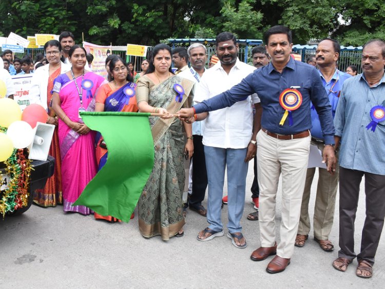 குடும்ப கட்டுபாடு அவசியம் பற்றின பேரணி! ஆட்சியர் குமாரவேல் பாண்டியன் நடத்தினார்!