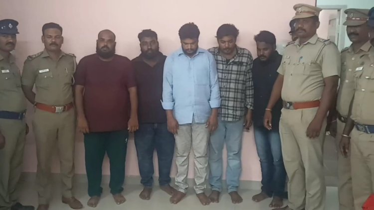 செம்மர கடத்தல்காரர்களை மடக்க முனைந்த தாதாக்கள்:-துரிதமாக பிடித்த காட்பாடி டிஎஸ்பி அண்ட் டீம்!
