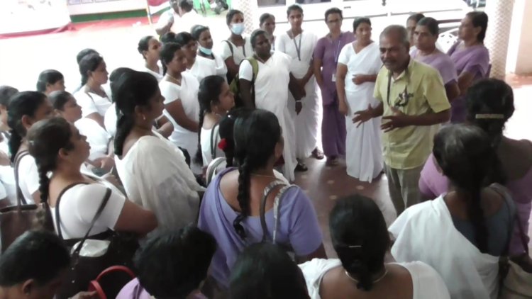 செவிலியர்களுக்கு தங்கும் இடங்கள் இல்லை! மாவட்ட வருவாய் அலுவலரிடம் மனு!