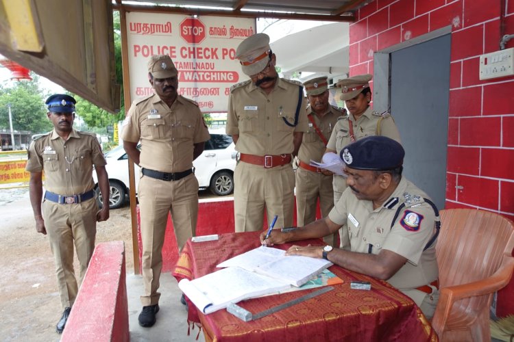 குடும்ப நிலை பற்றி கேட்டறிந்த டிஐஜி! கண்கலங்கிய ஆளிநர்கள்!