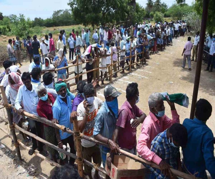 குவார்டர் பாட்டிலுக்கு ரூ.10 அதிகம்! கேள்வி கேட்டால் ரூ.2 ரிட்டர்ன்!