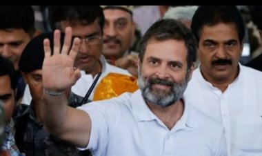 பலத்த கோஷங்களுக்கு மத்தியில் மீண்டும் நாடாளுமன்றத்தில் நுழைந்த ராகுல் காந்தி!