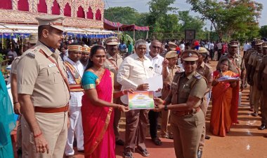 செய்தி மக்கள் தொடர்புத்துறை அலுவலர்களுக்கு நற்சான்று! திருவாரூர் ஆட்சியர் தி.சாருஸ்ரீ வழங்கினார்!