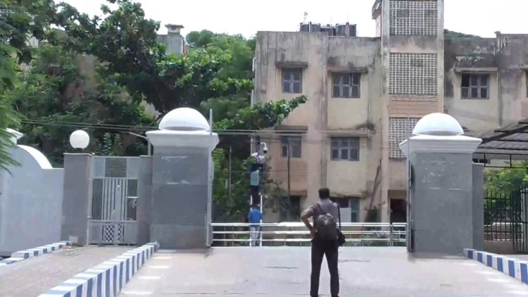 கலெக்டர் ஆபிசில் களவு போன முப்பது வாகனங்கள்! குறட்டைவிடும் சத்துவாச்சாரி போலிசார்!!