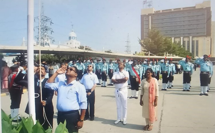 வேலூர் நறுவீ மருத்துவமனையில் சுதந்திர தின விழா! ஜி.வி.சம்பத் கொடி ஏற்றினார்!!