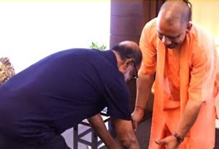சன்னியாசியின் காலில் தானே விழுந்தேன்! ரஜினியின் விளக்கம்!!