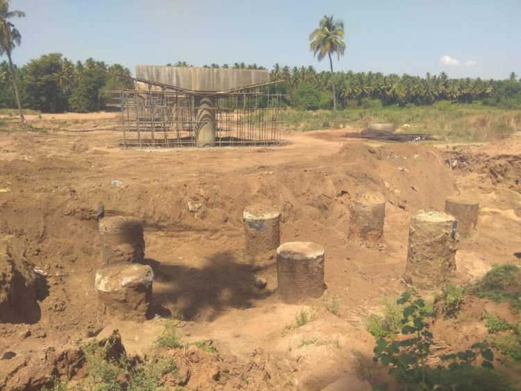 வைகை ஆற்றில் மணல் மற்றும் தண்ணீரை அபேஸ் செய்யும் ஒப்பந்தக்காரர்!