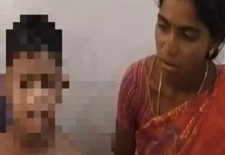 மாணவர்களை ஆணியில் தொங்கவிட்ட பரிதாபம்! மூச்சு திணறியதால் பரபரப்பு!