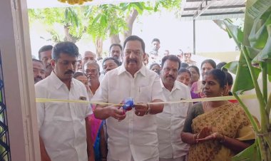 படித்தால் வாழ்க்கையில் முன்னேறலாம்!அமைச்சர் காந்தி!!