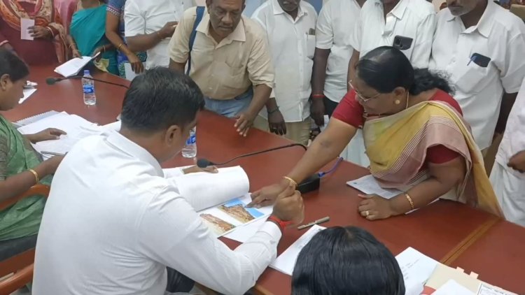 அளவுக்கு அதிகமாக மண் எடுக்கும் குவாரியை மூடக்கோரி புகார் மனு!