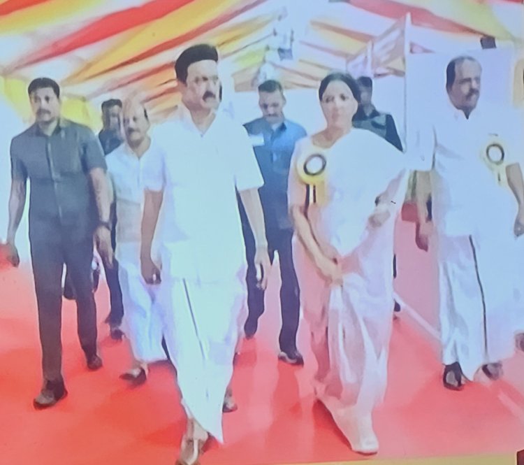 பெண்களிடம் மன்னிப்பு கேட்ட முதலமைச்சர்