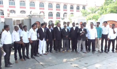 இ பைலிங் வேண்டாம் வக்கீல்கள் ஆர்பாட்டம்!