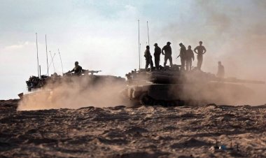 முறைக்கும் ஈரான்  வா போரிடலாம் என அழைக்கும் இஸ்ரேல்! 