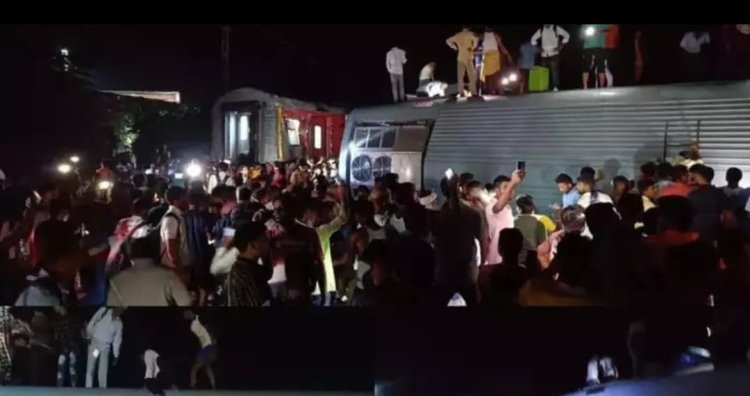 இரவில் தடம் புரண்ட பயணிகள் ரயில்! 4 பேர் பலி!