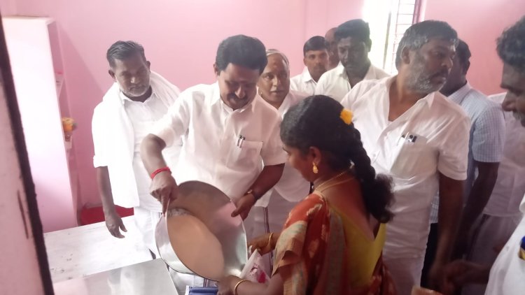 சாதாரண மக்கள் முன்னேற வேண்டும்! முன்னாள் அமைச்சர் பேச்சு!